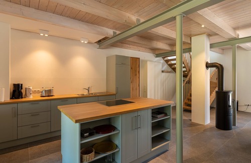 Rabenkirchen-Faulueck Apartamento | Apartamento Courtyard en el circuito