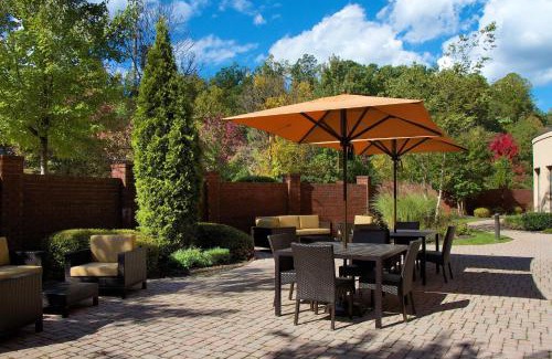 Farmview - Ramble Hotel | Courtyard Blacksburg