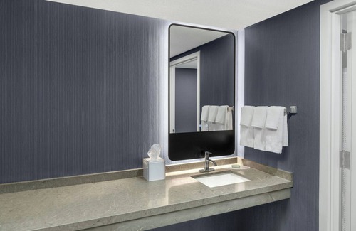 Middleburg Heights Hotel | Courtyard by Marriott Cleveland Airport South