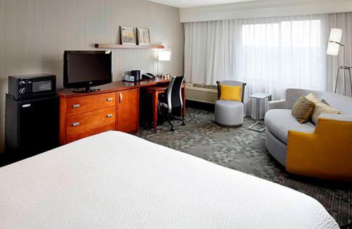 Stow Hotel | Courtyard by Marriott Akron Stow