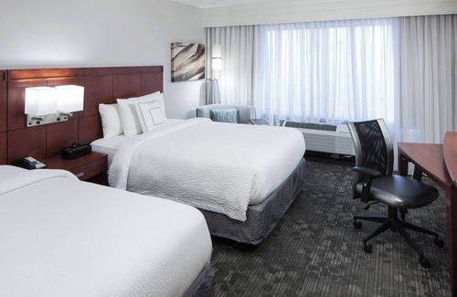 Eisenhower East Hotel | Courtyard by Marriott Alexandria Old Town/Southwest