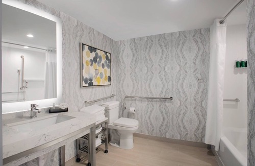 Aventura Hotel | Courtyard by Marriott Aventura Mall