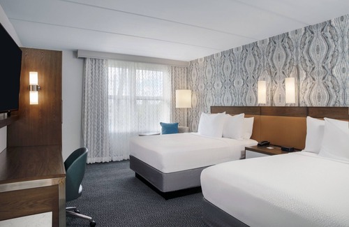 Aventura Hotel | Courtyard by Marriott Aventura Mall