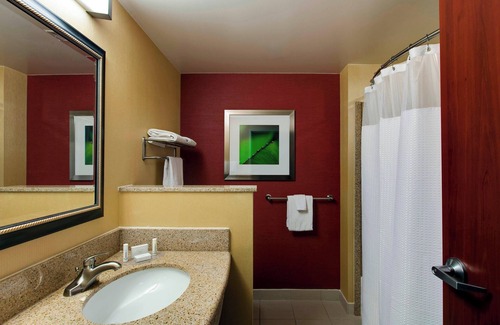 Schaumburg Hotel | Courtyard by Marriott Chicago Schaumburg/Woodfield Mall