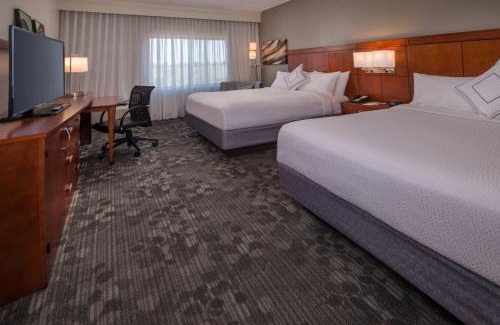 Potomac Falls Hotel | Courtyard by Marriott Dulles Town Center