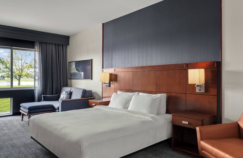Evansville Hotel | Courtyard by Marriott Evansville East