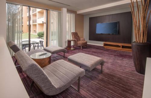 Fairfax Hotel | Courtyard by Marriott Fairfax Fair Oaks