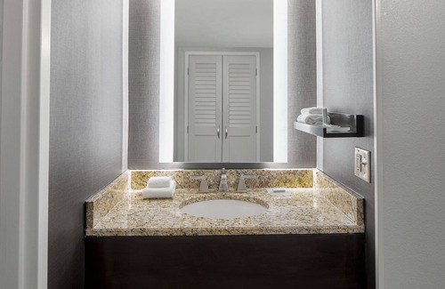 Downtown Nashville Hotel | Courtyard By Marriott Nashville Downtown