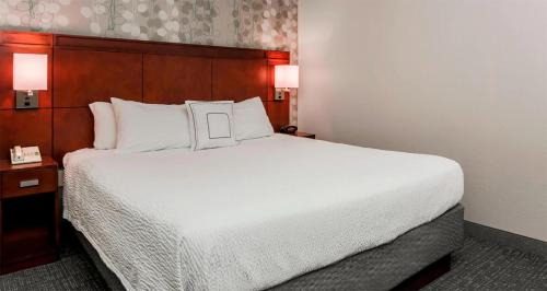 Lake Mary Hotel | Courtyard by Marriott Orlando Lake Mary North