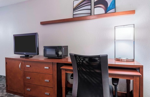 Bayou Oaks Hotel | Courtyard by Marriott Sarasota Bradenton Airport