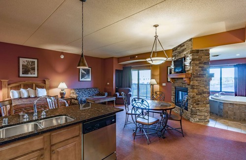 Wisconsin Dells Condominio | PATIO. Tina JACUZZI. Mes de marzo = acceso al parque acuático