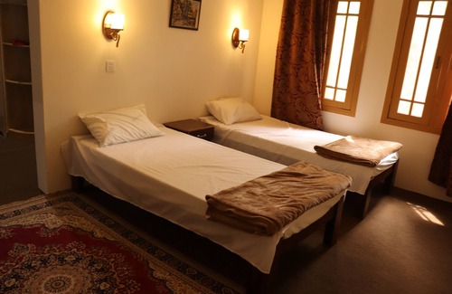 Gilgit Complejo | Covered with Mountains - An organic & Natural Experience.