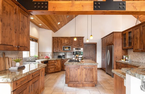Truckee Cabina | Coyote Moon by AvantStay | Cabin W/Sauna | Mins from DT Truckee & NorthStar