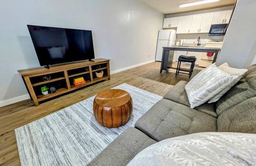 Tallahassee Condominio | Cozy 1/1 Walking distance to Doak Campbell Stadium and campus