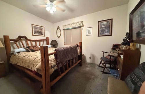 Kellogg Cabina | Cozy 1 & 2 bedroom Cabin Hideaways up the Coeur d'Alene River North Fork