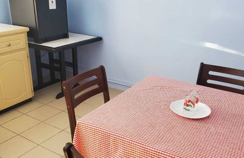 Eau Piquant Apartamento | Cozy 1-bedroom apartment with WiFi, AC in enchanting Eau Piquant