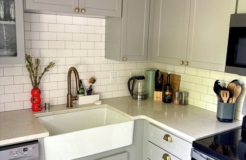 Mercer Island Apartamento | Cozy 1-bedroom apartment in charming Mercer Island with WiFi, tennis courts