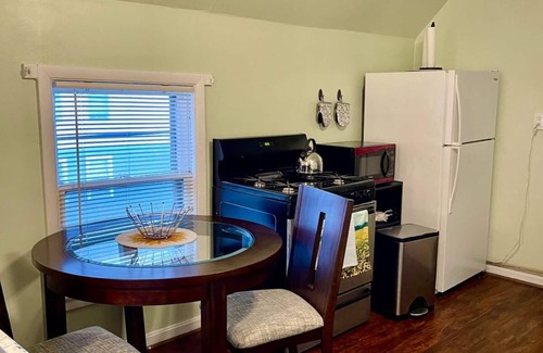 Lackawanna Apartamento | Cozy 1-bedroom apartment with WiFi, AC peaceful Lackawanna.