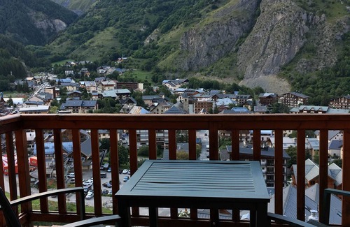 Valloire Apartamento | Cozy 1-Bedroom Apartment for 4, South-Facing, 3-Star Rating, Near Slopes, Valloire