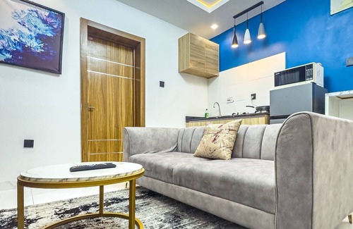Surulere Apartamento | Cozy 1 bedroom apartment in Ikate, Surulere, Lagos with AC, WiFi