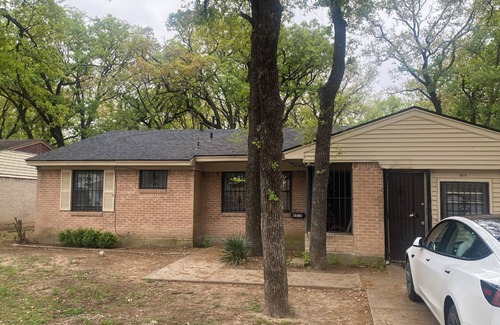 Dallas Apartamento | Cozy 1-Bedroom Apartment-Studio converted from house garage. Wifi, washer/dryer.