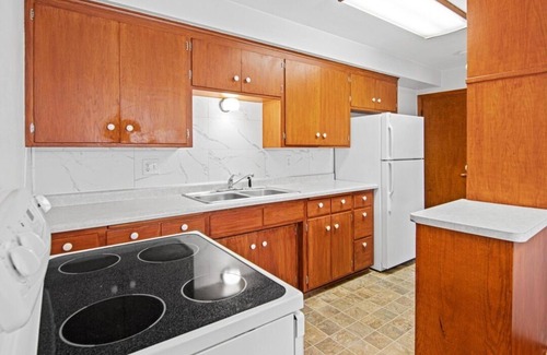 Diamond Lake Casa | Cozy 1-bedroom APT in a Duplex home- Close to DT Minneapolis, MOA & Airport.