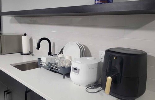 Southwest Calgary Casa | Cozy 1 bedroom basement suite in Southwest Calgary