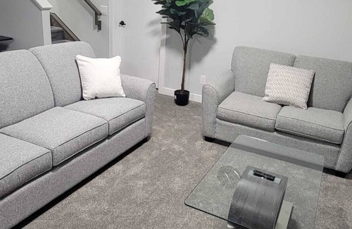 Southwest Calgary Casa | Cozy 1 bedroom basement suite in Southwest Calgary