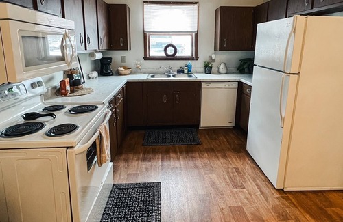 Roosevelt Apartamento | Cozy 1-Bedroom Close to NDSU and Downtown (APT 2)