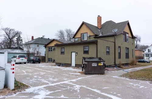 Roosevelt Apartamento | Cozy 1-Bedroom Close to NDSU and Downtown (APT 2)