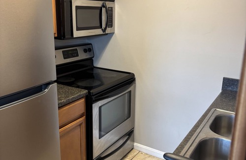 Jeffersontown Condominio | Cozy 1-bedroom condo with WiFi, AC in delightful Jeffersontown