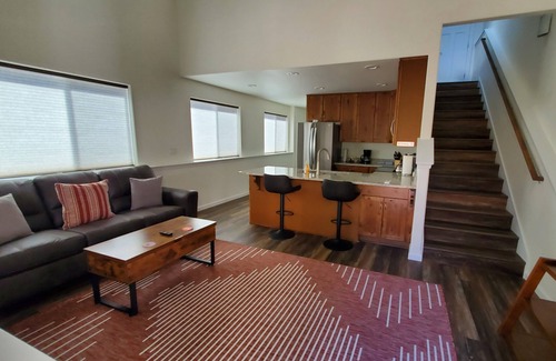 Roseburg Condominio | Cozy 1-bedroom condo with WiFi, AC, in Idleyld Park, views of North Umpqua River