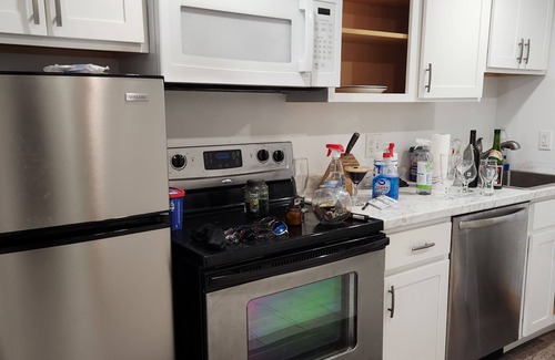 Narragansett Condominio | Cozy 1-bedroom condo in the heart of charming Narragansett with WiFi