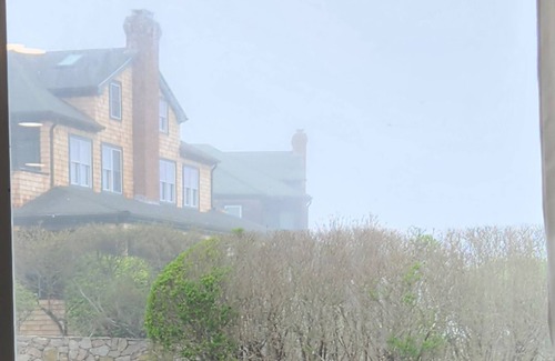 Narragansett Condominio | Cozy 1-bedroom condo in the heart of charming Narragansett with WiFi