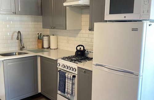Beach Haven Terrace Condominio | Cozy 1-bedroom condo in charming Beach Haven Terrace just steps from the beach.