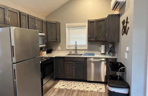 West Marion Casa | Cozy 1-bedroom house in charming Marion NC with WiFi, AC, and a covered porch