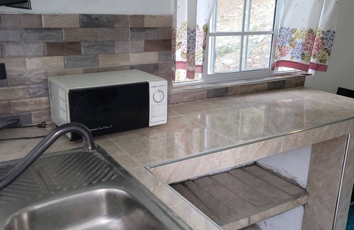 Yallahs Apartamento | Cozy 1 bedroom studio with parking off street