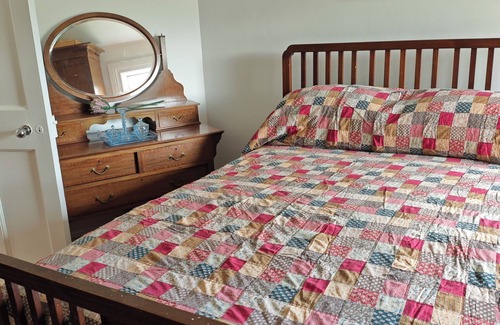 Rolestown Otro | Cozy 1 Bedroom stay in Authentic 19th century Farmhouse near Dublin Airport
