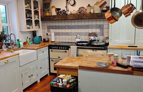 Rolestown Otro | Cozy 1 Bedroom stay in Authentic 19th century Farmhouse near Dublin Airport