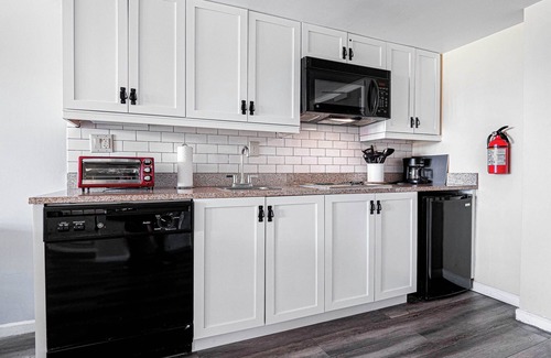 Vernon Condominio | Cozy 1-bedroom condo-Ski in/out/Waterpark/King Bed/WIFI/Parking