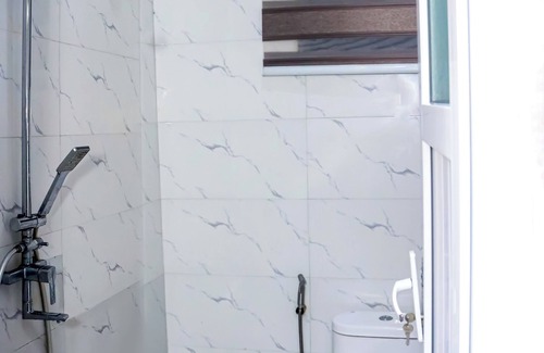 Amuwo Odofin Apartamento | Cozy 1-BEDROOM WITH AC, WiFi, FULL kitchen, free parking, restaurant delivery