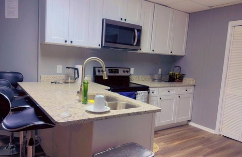 Norcross Casa | Room BLAZE, A Charming 1-bedroom with WiFi, AC, T.V and shared bathroom