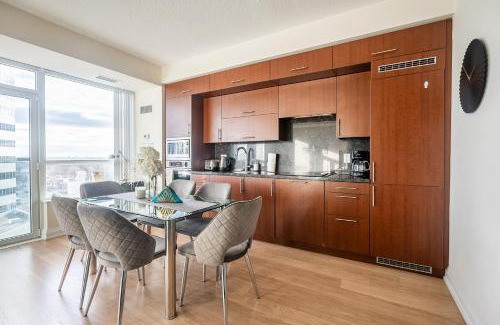 Willowdale Apartamento | Cozy 1 BR & Den Condo in North York Free Parking