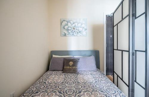 Willowdale Apartamento | Cozy 1 BR & Den Condo in North York Free Parking