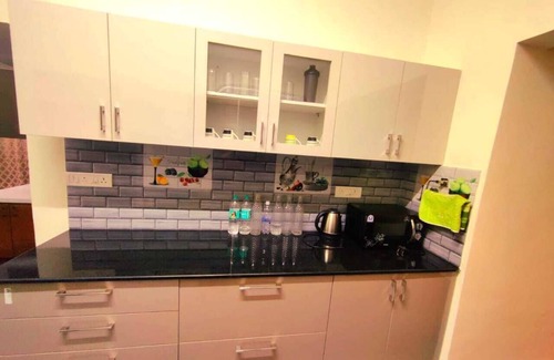 BTM Layout Apartamento | Cozy 1 studio private bedroom in a shared apartment with WiFi, AC