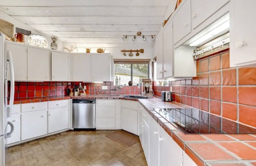 Greenshores Casa | Cozy 1970's Texas Ranch