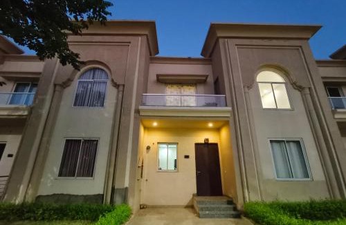 Sanganer Casa | Cozy 1BHK Retreat With Kitchen & Living Room