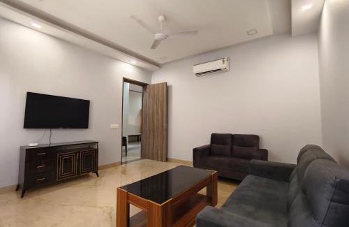 Sanganer Casa | Cozy 1BHK Retreat With Kitchen & Living Room