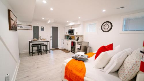 Park View Casa | Cozy 1BR 1BA Retreat - Private Basement in DC!