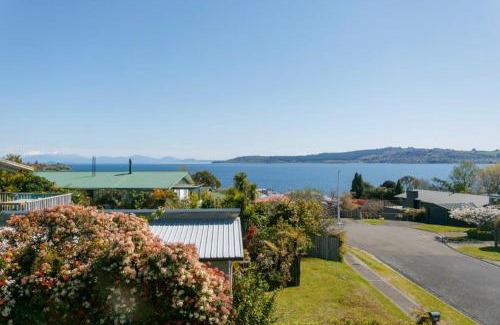 Hilltop Casa | Cozy 1BR stay in Taupo Central
